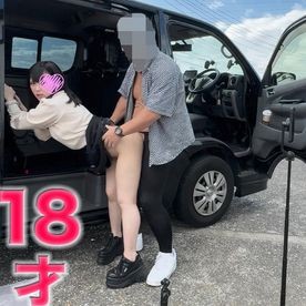 FC2PPV-4328059 完全顔出し！超有名メイド喫茶勤務の、１８歳、現*役女子大生！！初野外SEX、１m