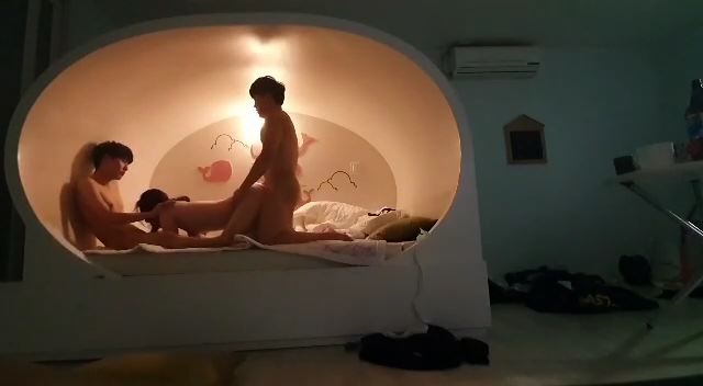 [KBJ] 여친집에 초대남을 불러서_쓰리썸 [특이한 침대]