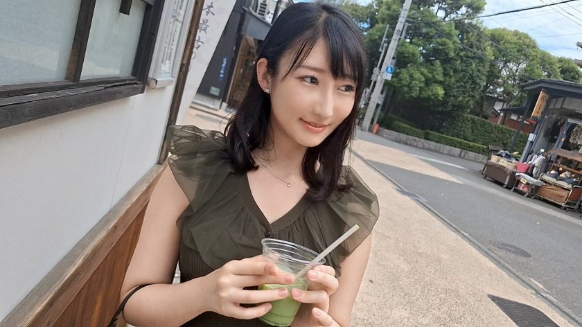 SIRO-5413 清く正しく美しい聖母を抱き汚す快楽！血管が透けそうなほどの透明感、色白むっちり肌に食い込む黒ランジェリー、包み込んでくれるような底なしの母性。これぞ男が求める いい女 ！恥じらう姿から、快楽に乱れる姿まで、一挙手一投足が一級品！ 【初撮り】ネットでAV応募→AV体験撮影 2305