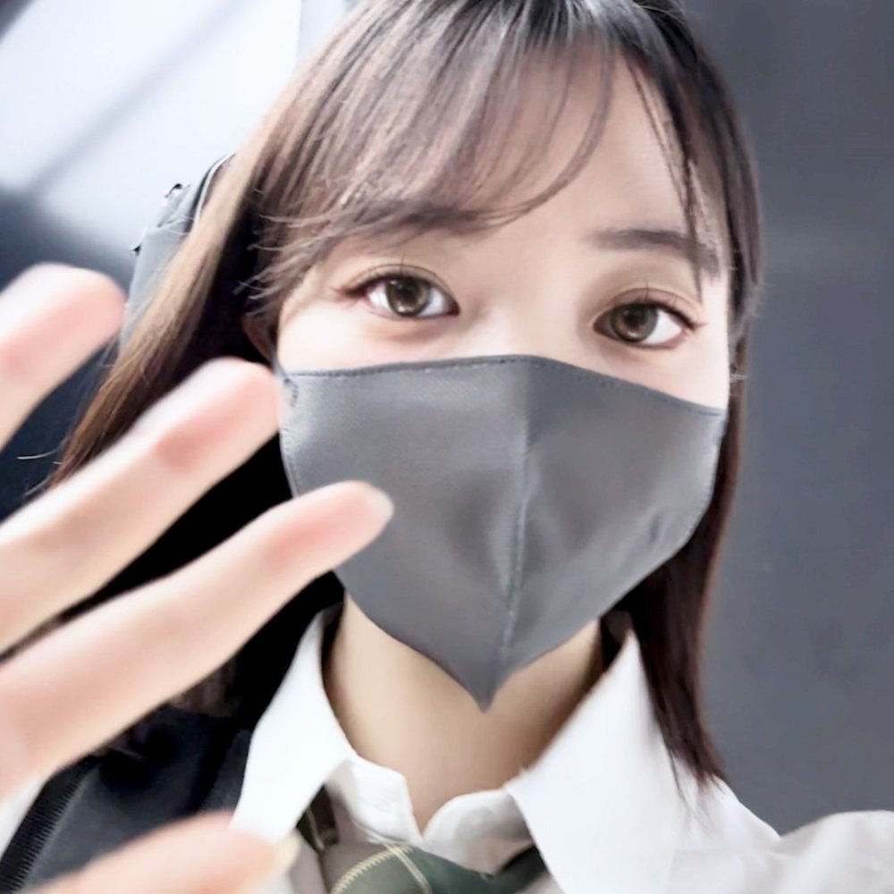 FC2PPV 4653796 【4K/顔出し】国民的アイドル似の18歳軽音部　圧倒的ルックスの剛毛美女に膣内大量発射。※在庫切れで値上げ [有]