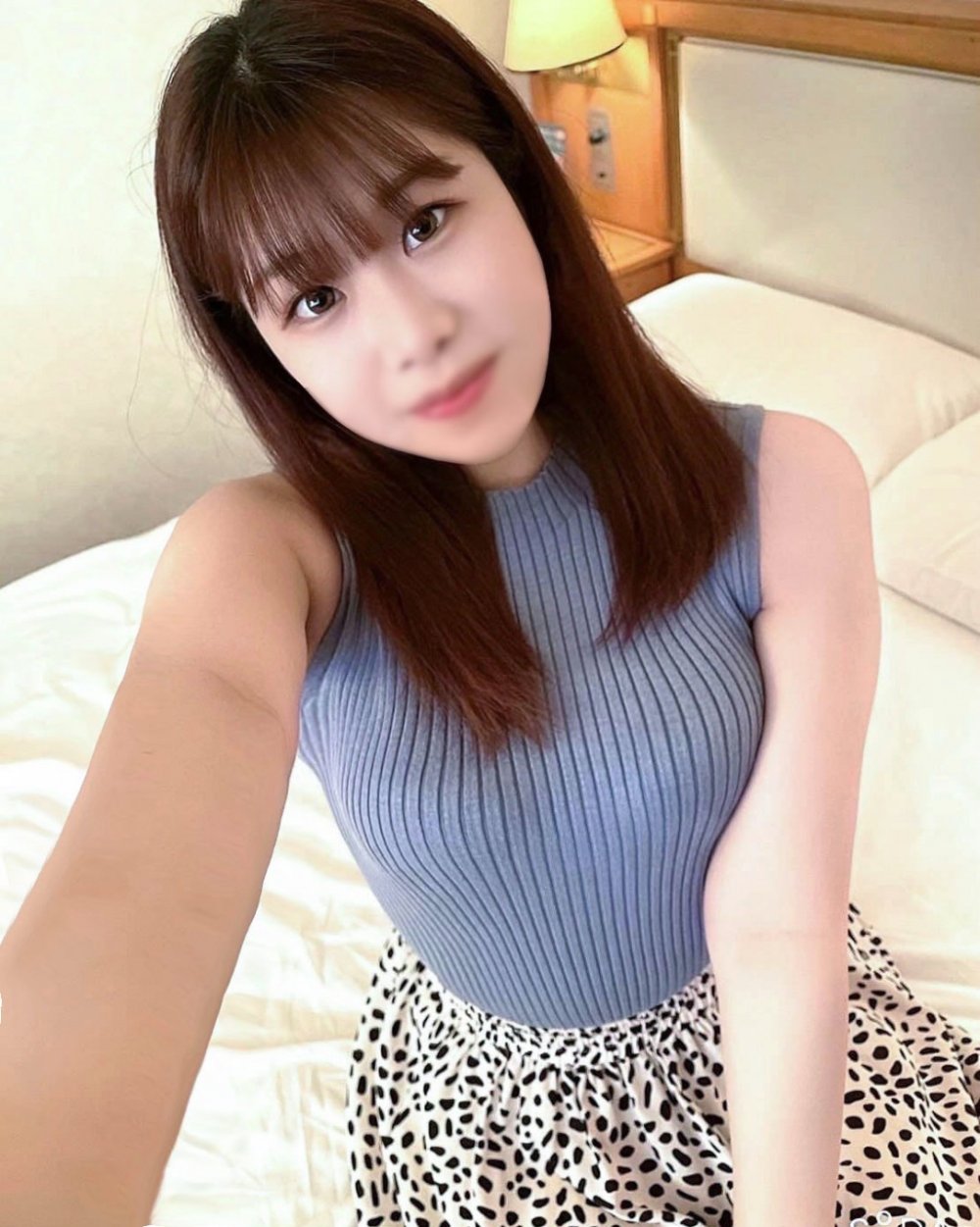 FC2 PPV 4656892 【無修正】清楚女子アナ系美人歯科助手! 初心なのにエロいカラダに欲情が止まらない・・生ハメ中出しセックス!!　 FC2-PPV-4656892