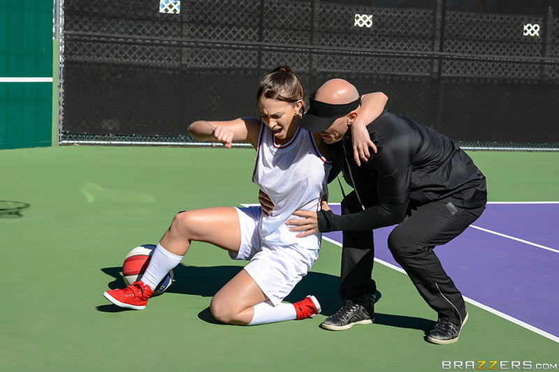 [brazzers]2017-02-16 Applying Pressure To The Tender Pussy