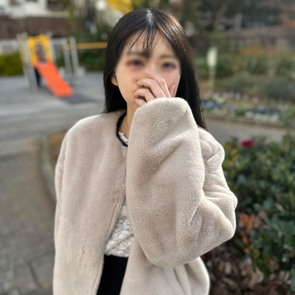 FC2 PPV 4708246 FC2-PPV-4708246 身長148cmの小柄で華奢なOLが「精子ちょーだい♥」と中出し懇願！白い柔肌とスレンダースタイルに激ピストンで狂ったようにイカせまくる映像