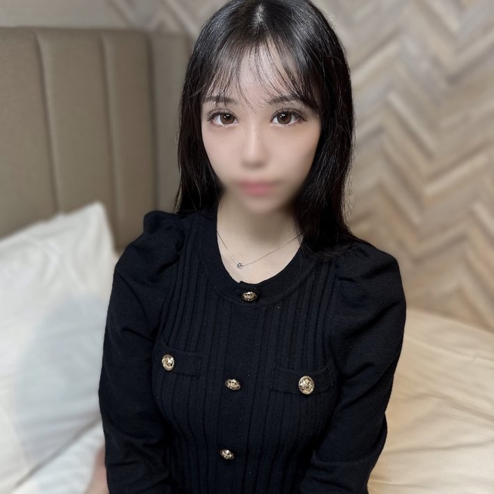 FC2 PPV 4715690 FC2-PPV-4715690 ど変態オナホ！【無】【潮吹き・中出し】博多弁が可愛い汚パンツの美女。オナホにされるもイキまくり、潮吹きまでしちゃう敏感ちゃん。最後はドロっと垂れちゃうくらいの大量中出し。※特典あり