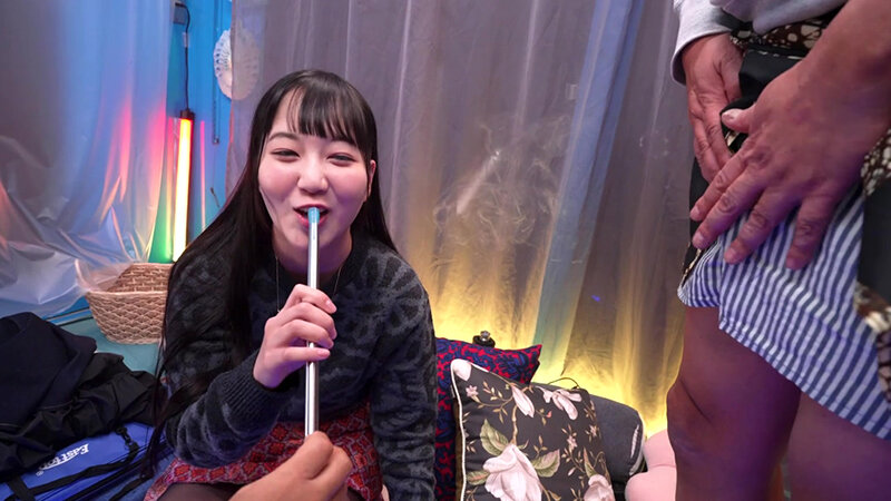 6000Kbps FHD [TOTTE-247] 初めての移動式シーシャBar体験！興奮剤入りフレーバーで大胆になった男女が勃起したデカチンとおま〇こを擦り合わせたら素人娘は親友とSEXしてしまうのか？撮って出しマジックミラー号～まや＆けんじ編～ 葵井みずほ