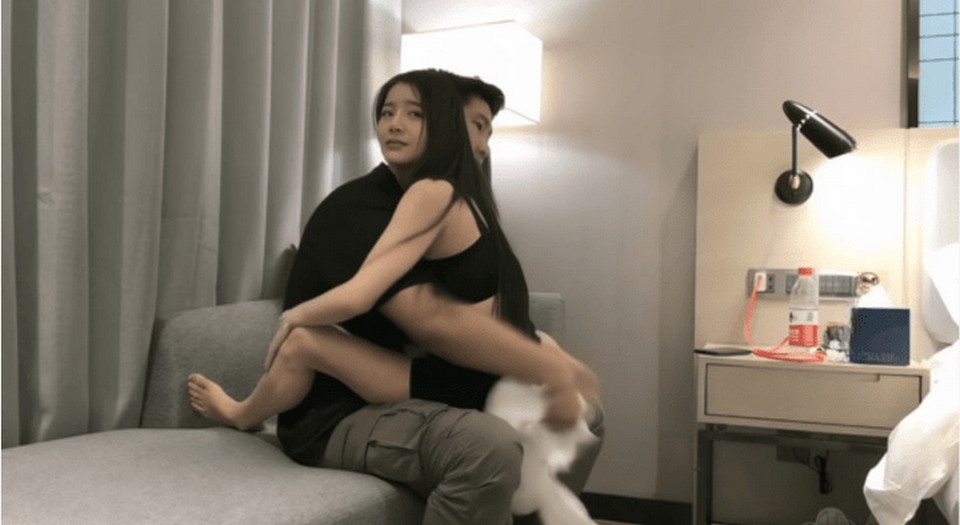 XB-690 甜美白衣清純妹貌似不是專業雞折騰很久