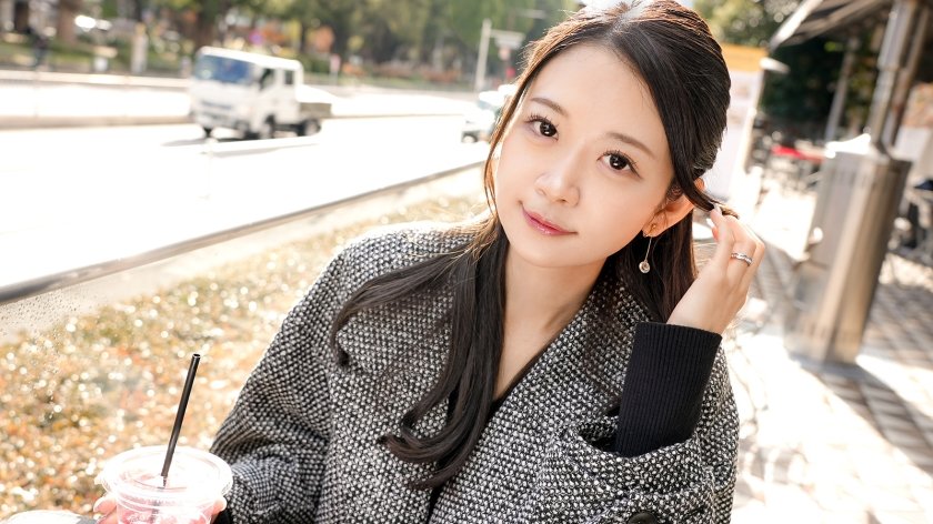 SIRO-5495 【黒い服に隠された魅惑のボディ】 笑顔と声が可愛い事務職かすみさん(30) 足をあげ自らチ●ポを懇願。ジョボジョボ潮吹きでイキまくり！！ 【初撮り】ネットでAV応募→AV体験撮影 2413