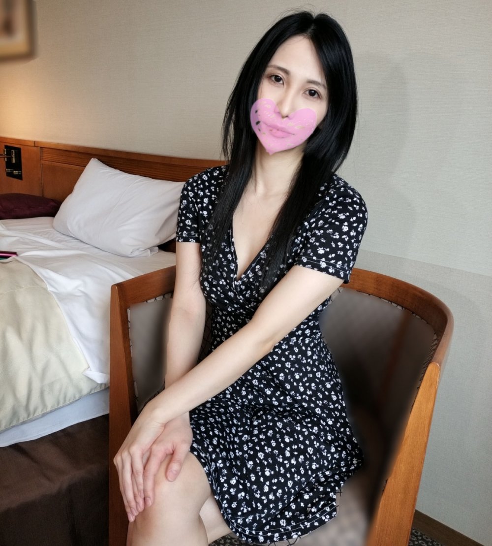 FC2 PPV 4750757 FC2-PPV-4750757 ※9/10まで特割【無】擦りあうニーハイと極太チンポ。ガマン汁もカラカラになる地獄素股から始まる極上SEX！！孕ませオヤジのロマン砲が止まりません