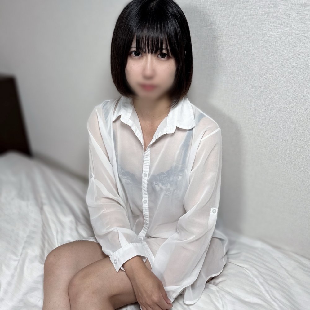 FC2 PPV 4751594 FC2-PPV-4751594 従順なメス犬！【無】【中出し】犬顔のドMちゃんとプライベートSEX。舐めろと言えば舐める、入れたいと言えば股を開くタイプ。生ハメされながらピースして中出しされる。※特典あり