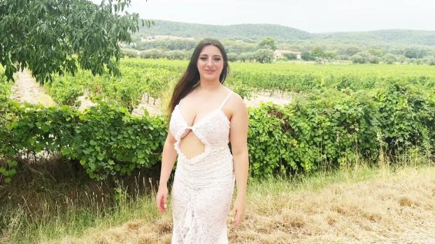 Jacquie Et Michel TV - Luna Doll - Luna Doll, supercharged with two guys