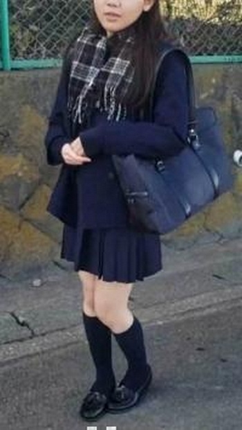 FC2-PPV-4784023 【高画質リマスター版】お嬢様系女子校②家庭の事情により助けました。学校に迎えに行きネカフェで挿入を試みた。