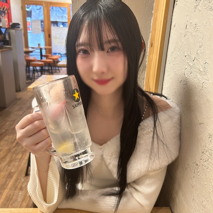 FC2-PPV-4800848 あの超有名アイドル似のぴちぴち大**ちゃんを紹介してもらい、お持ち帰りしたら見た目からは想像つかないくらいのどエロいえっちした、、、