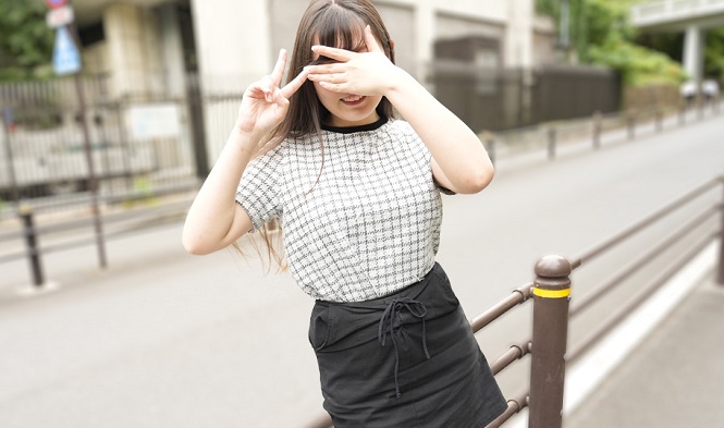 10musume 天然むすめ 111125_01 舌を出しピースでアヘ顔晒しちゃう百戦錬磨の娘