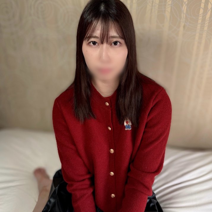 FC2PPV 4825618 中出しピース！【無】【中出し】マジメに働くOLさんがベッドでは言われるがままのオナホ気質。でもドMなので毛ありまんこから愛液を出しまくる変態。オナホらしくピースしながら中出しされても笑顔でした。※特典