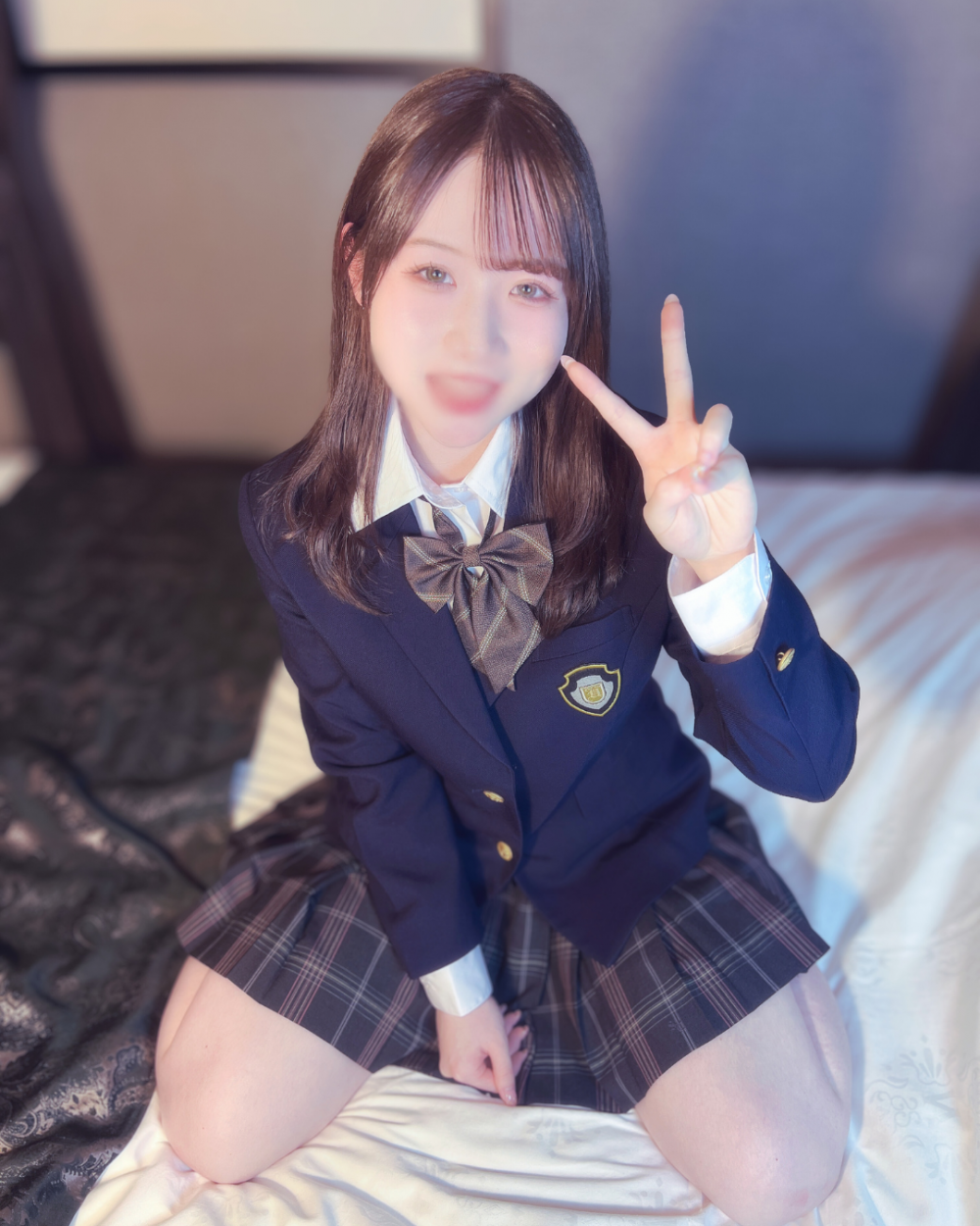 FC2-PPV-4845383 変態紳士完全復活×AF黒船襲来、伝説のAF巨匠が完全復活。20㎝オーバー巨根に身も心も委ねる右も左も分からない18歳はるかちゃんの人生初中出し、そして伝説のアナルＳＥＸをとくとご覧ください