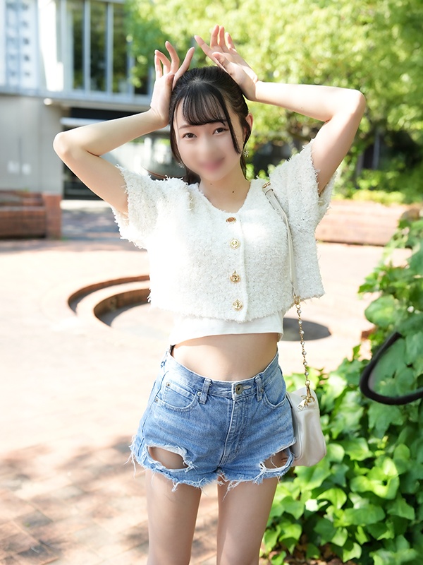 FC2 PPV 4854425 ※初回のみ※148cm＊上玉降臨＊透明感が凄まじいアイドル級のめっかわ歯科衛生士さん（２０）をちんぽで突いてたらエロ過ぎるメスになりました（つぼみん）