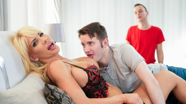 Mom Lover - Tiffany Rousso - Fill Me Up While My Stepson Watches