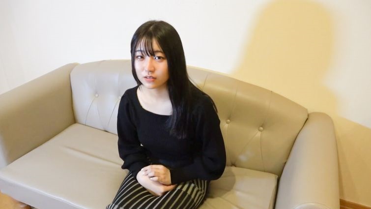 FC2PPV 4863991 【無修正・完全顔出し】先着数量 全ての仕草に気品溢れる大和撫子。蓋を開ければド淫乱だったので、お仕置き調教SEX!! エロボディーをたっぷり堪能した後は、ふわふわマ〇コに大量中出し!!!