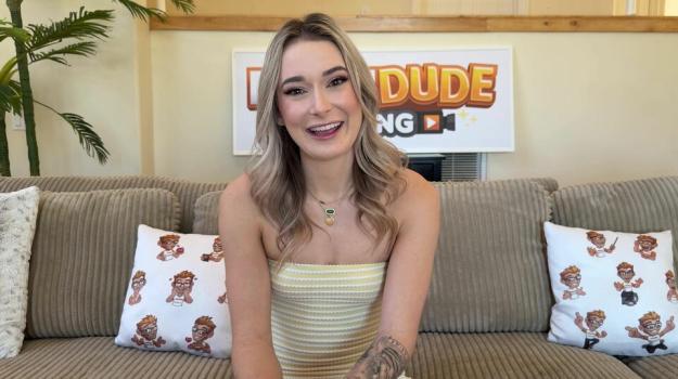 Porn Dude Casting - Thea Summers - Thea Summers Shows Porn Dude What Shes Got