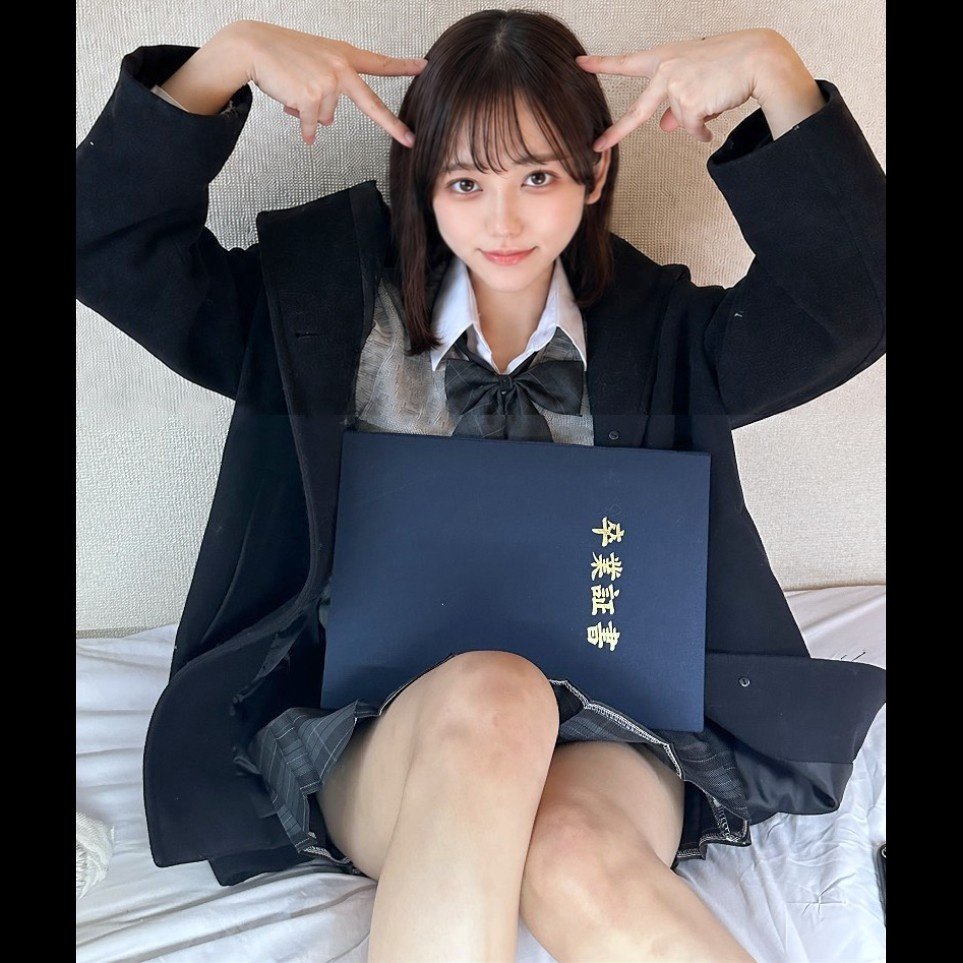 FC2PPV 4904550 【2026年3月卒】 ”元アイドル研究生”Fカップ18歳本物美女 制服出演。高額交渉ピル無し中出し希少ハメ撮り。※残りわずか[有]
