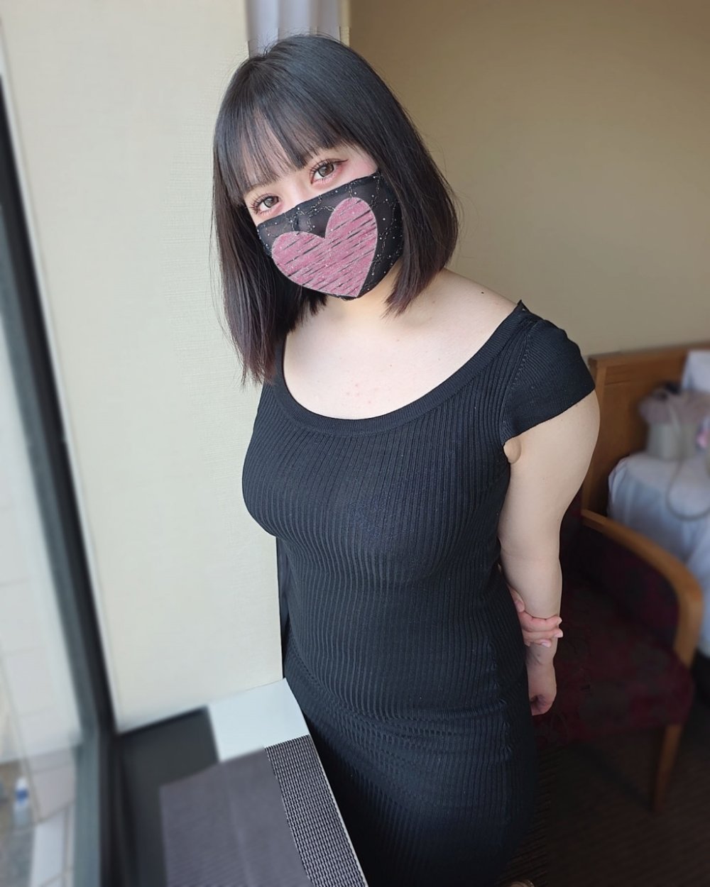 FC2PPV 4915084 【無修正】ロバの恋従乳日記。爆乳セフレを呼び出して大好きな乳遊び三昧～当然、Iカップのパイズリ炸裂！！ちんぽ野郎を呼び出して大量中出し～爆乳〇〇は立ちバックが大好き！！