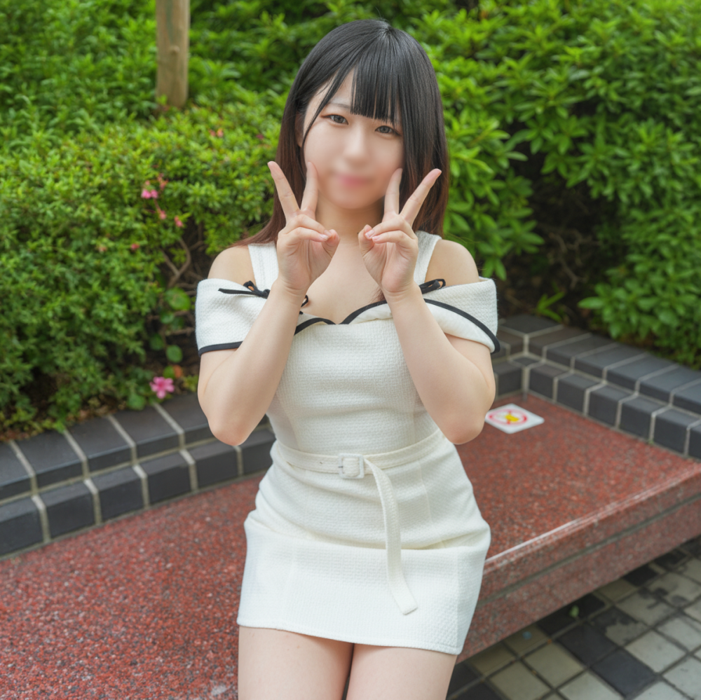 FC2-PPV-4921580 【7/7迄1490pt】【初撮】※19歳Gカップ奇跡の出会い。「初体験はショウ△です…」おじさんの太チンに教育され、アヘアへ痙攣。小さなカラダに熱いザーメンをたっぷり注ぎ込む。