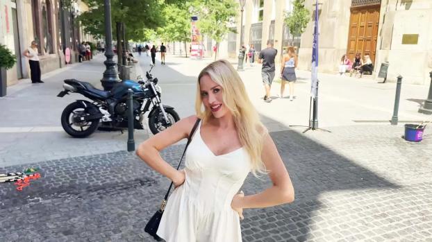Jacquie Et Michel TV - Maya - Surrounded by two men, 28-year-old Maya is happier than ever