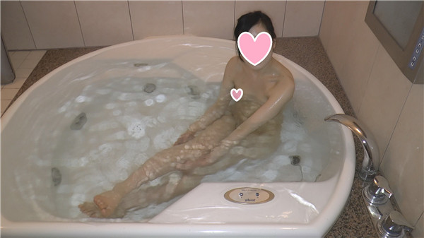 FC2 PPV 513221 【個人撮影】顔出し　黒髪の色白31歳奥様に、クスコ、中出ししちゃいましたwww