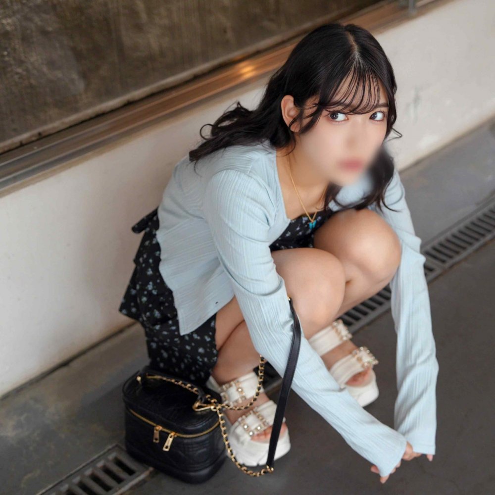 FC2-PPV-4922008 職業アイドル、メンタル不安定。鎖で繋いで、私の全部を管理して。