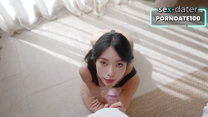 トップクラスのホットなベトナム人女性「Miuzxc」Pornhub。2012年6月26日。タイトな黒いドレスを着たベトナム人ビッチMiuzxcは、目がひっくり返るまでファックされ、ディープスロートのオーラルセックスと潮吹きをされ、最後には顔が精液で覆われます！