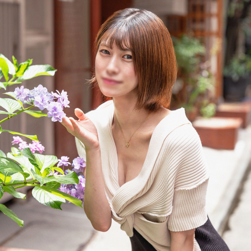 FC2-PPV-4932450 【初】※早期特典 語学堪能才色兼備 の美容部員 、裏のKAO。快楽限界・突破！