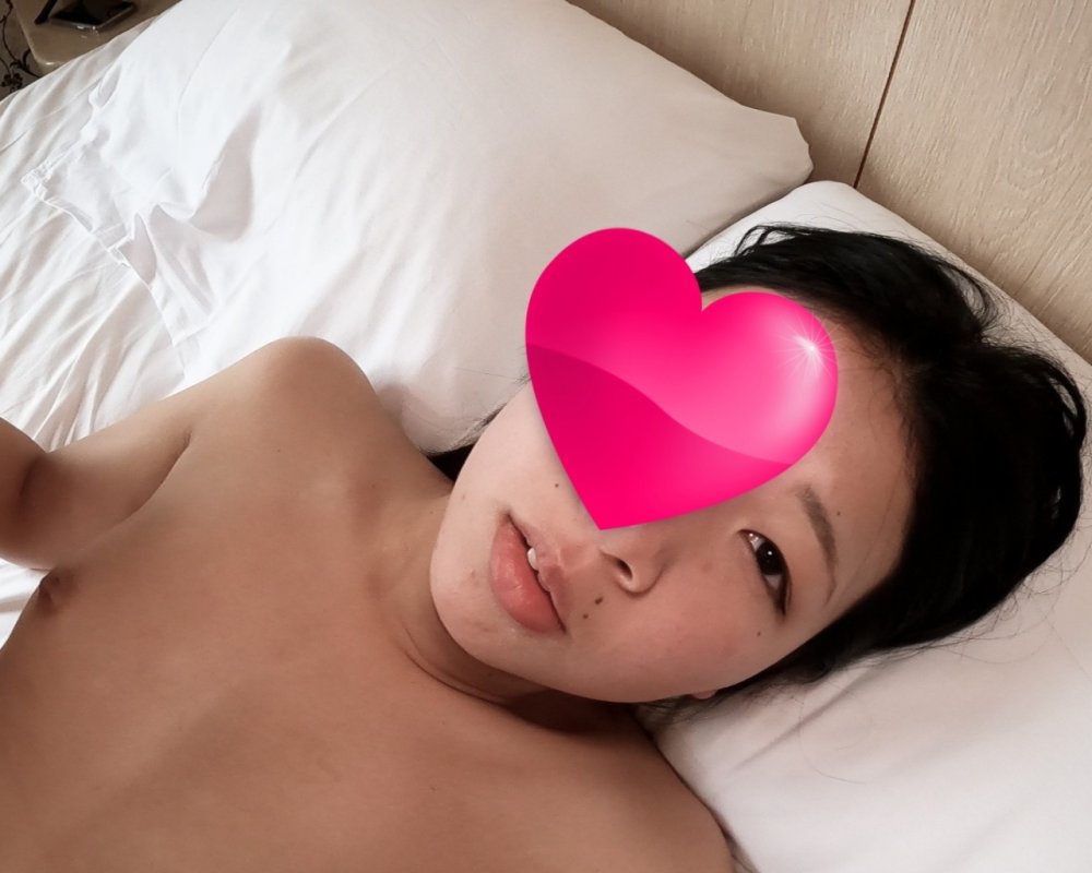 FC2PPV-4945774 今年卒業したての18さい♡地味で真面目な公務員のハメ撮り！