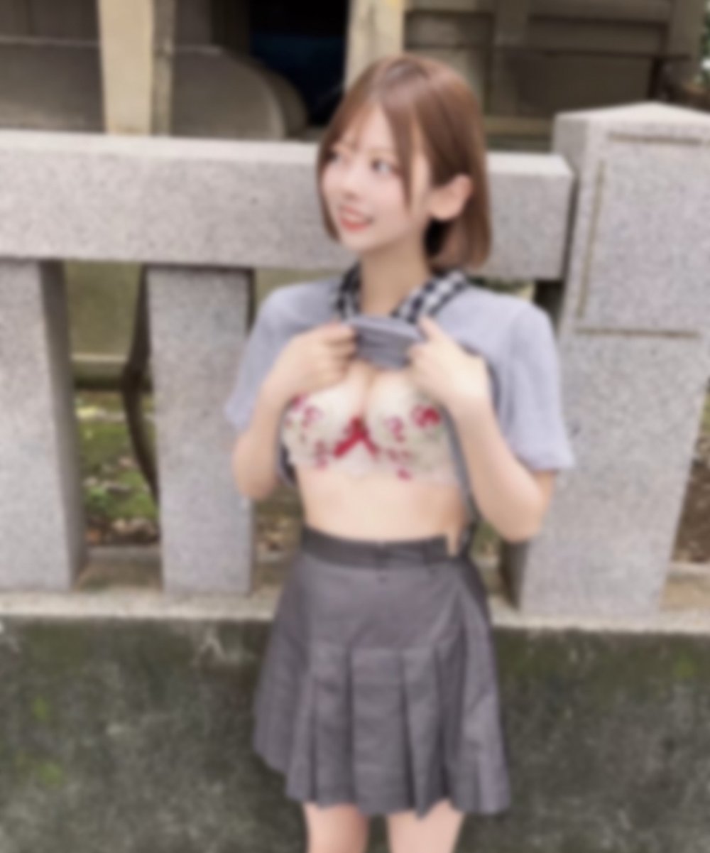 FC2-PPV-4946544 【個数制限】えぐい可愛い渋谷の事務所所属のモデル。急なハメ撮りに恥じらいながらも