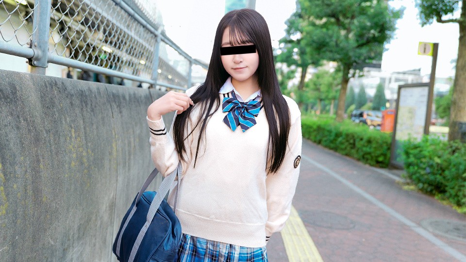 081926_01-10MU 天然むすめ 制服娘を電車でイタズラ 根岸由香