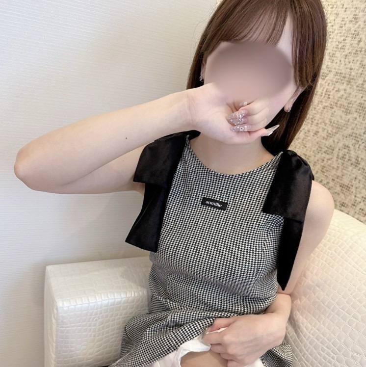 FC2-PPV-4964839 高級会員制ラウンジで見つけた門外不出のスレンダー美乳嬢をお持ち帰り♥二人きりになった途端に豹変するエロさにリピート必至！