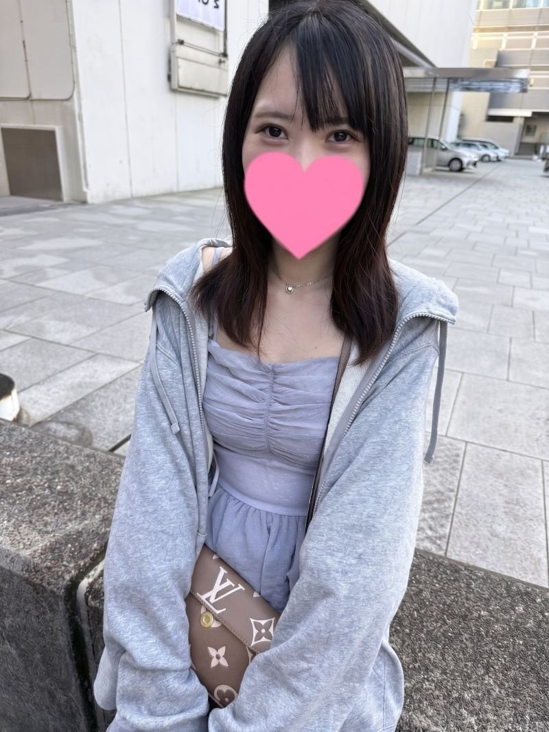 FC2-PPV-4967907 【初回限定特別価格！】白肌華奢な理想の彼女♡守ってあげたいお淑やか美女が部屋に入った瞬間に愛欲全開！