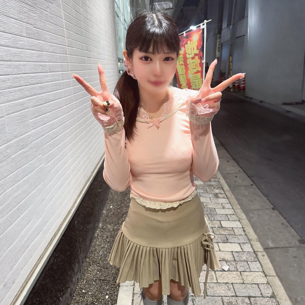 FC2-PPV-4968203 【9/18迄1290pt】※特典付　バレエ歴15年のダンス系スレンダー美人。締め付け抜群な敏感マンコに巨根マラを奥までぶち込み「気持ちいい、またイクゥ…！」と痙攣潮吹き。キツキツ肉壺に大量中出し。
