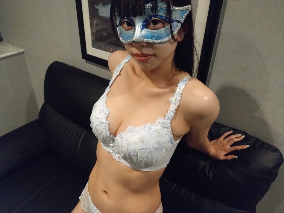 FC2-PPV-4978678 【5日間限定50%オフ・中出し】旦那との交わりだけでは物足りないFカップ人妻　「旦那には絶対に内緒にしてくださいね・・・」