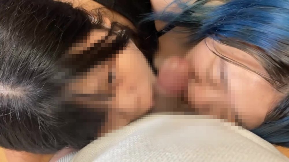 FC2-PPV-4984487 人妻教師のむ〇めと友達の３P　友達の方に中出ししましたｗｗ