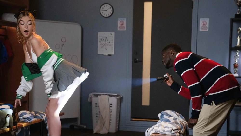 Brazzers Exxtra - Della Cate - Streaming The Sneaky School Break In