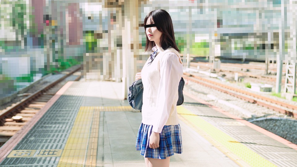 10musume 天然むすめ 102126_01 制服娘を電車でイタズラ 瀬戸かなこ