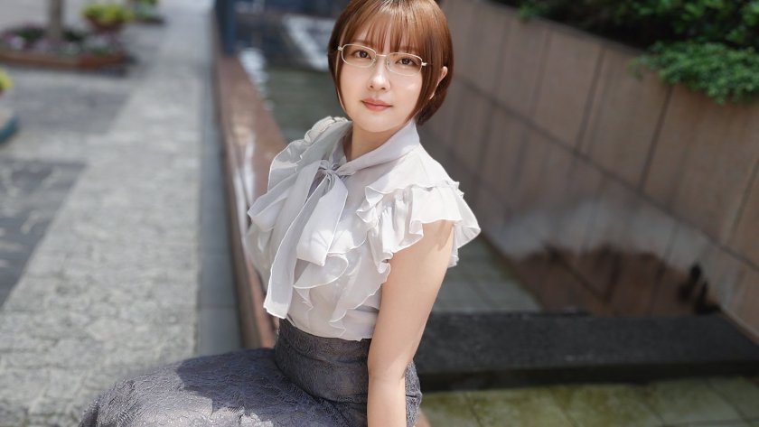 SIRO-5756 あの日見た妄想を現実に・・・！クールでエロい受付メガネ女子！エロ下着から覗くデカ尻は必見！ 【初撮り】ネットでAV応募→AV体験撮影 2638