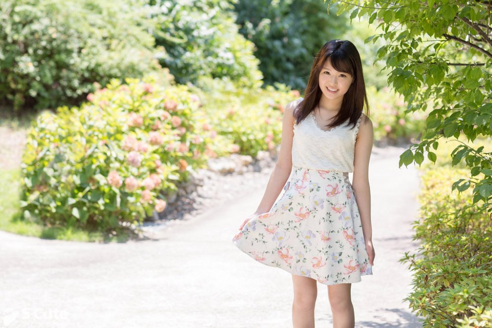 S-Cute 542 Maho #1 控えめで従順な美少女のピュアセックス